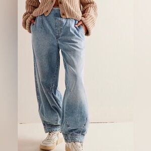 Free people / We The Free Oslo Pull-
On Jeans